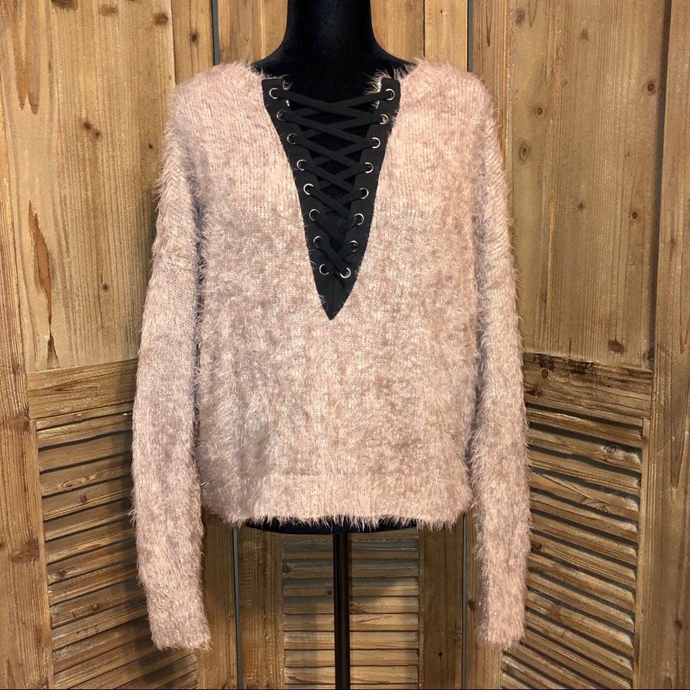 Express sweater. Pale mauve color. Oversized.
